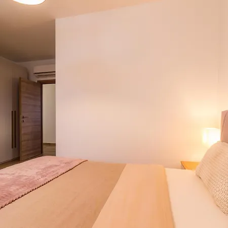 Roma Near Pula For 6 People With Private Pool 빌라 Jadreški