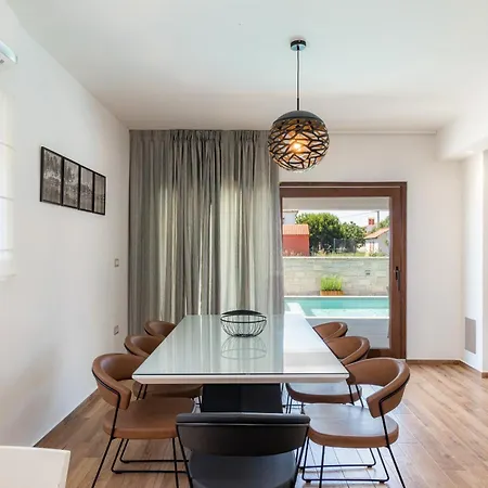 빌라 Roma Near Pula For 6 People With Private Pool *