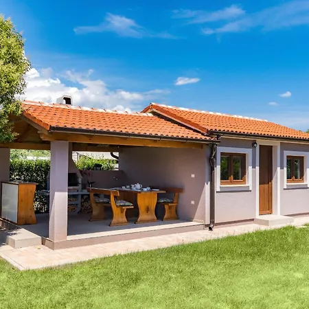 Roma Near Pula For 6 People With Private Pool