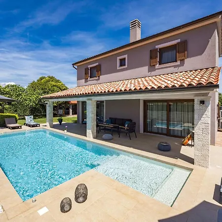 빌라 Roma Near Pula For 6 People With Private Pool *