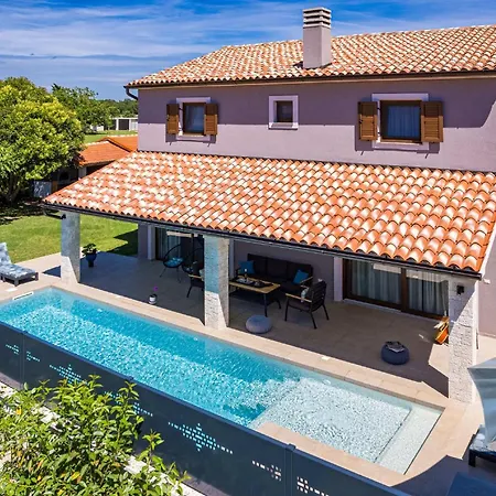 Βίλα Roma Near Pula For 6 People With Private Pool *