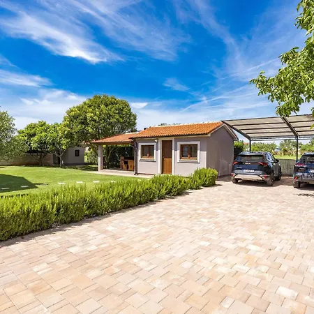 Roma Near Pula For 6 People With Private Pool Villa