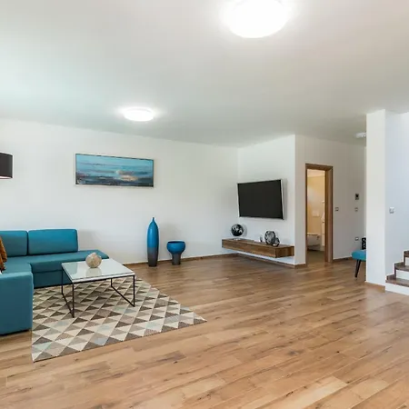 Roma Near Pula For 6 People With Private Pool