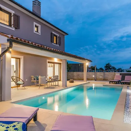 Villa Roma Near Pula For 6 People With Private Pool *